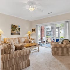 Cypress Bay 2BR Condo · Pool · Little River
