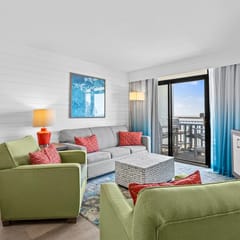 3BR Oceanfront Condo at Grande Cayman Resort!