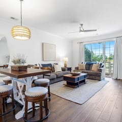 Relaxing Haven Retreat: 2 Bedroom Condo with Golf Course Views