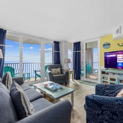Oceanfront Luxury: 3 Bedroom Condo at Palms Resort