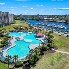 Barefoot Resort 2BR · Willow Bend · Pools & Golf