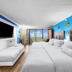 Beachfront Bliss 2: Oceanfront Studio Condo