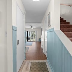 2BR Townhouse 1 Mile to Beach - Dog Stays FREE