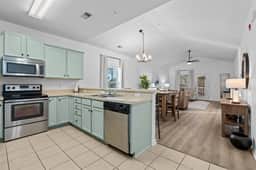 Stylish 3BR Condo Overlooking Greg Norman Golf Course in Barefoot Resort