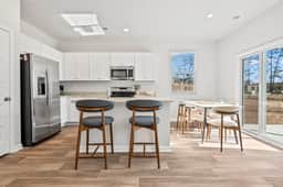 Modern 4BR Home • 5 Min to Beach • Sleeps 10