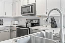 Emerald Pointe Retreat | King Beds | Near Ocean