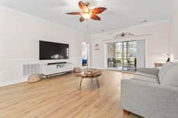 Cozy 3BR w/ Private Balcony - Dog Stays Free