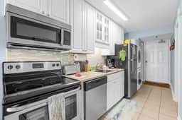 Relaxing 2BR Oceanfront Getaway | Walk to Everything