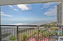 Cozy ocean front condo w/ Relaxing Pool + Cozy King Bed