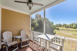 Relaxing Haven Retreat: 2 Bedroom Condo with Golf Course Views