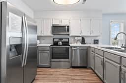 Emerald Pointe Retreat | King Beds | Near Ocean