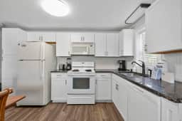 Ocean View 2BR · 200 Ft to Beach · Cherry Grove