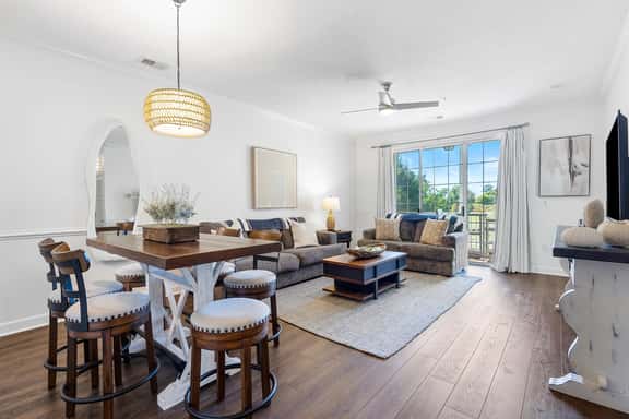 Relaxing Haven Retreat: 2 Bedroom Condo with Golf Course Views - Image 1