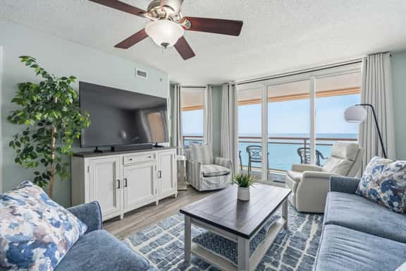 Luxury 3BR Oceanfront Penthouse w/ Lazy River - Image 1
