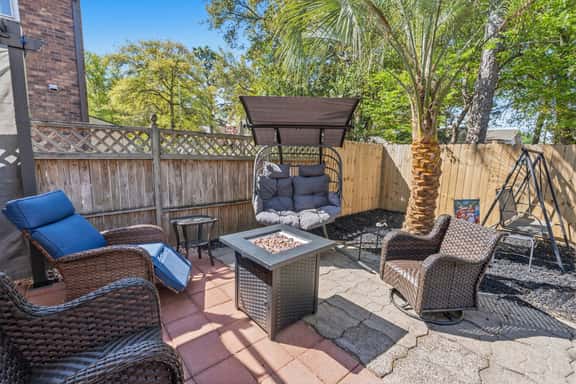 Winds Townhouse 2BR Private Yard & Beach Walk - Image 1