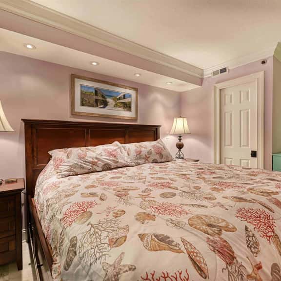 Tranquil Waves Retreat: Oceanfront 1Bedroom Condo - Image 1
