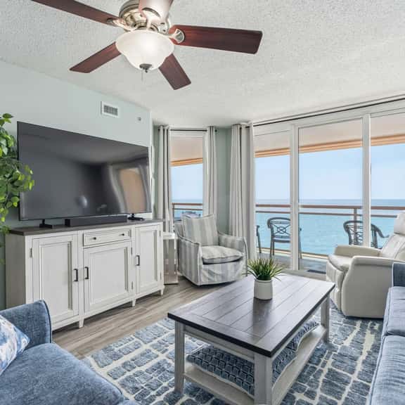 Luxury 3BR Oceanfront Penthouse w/ Lazy River - Image 1