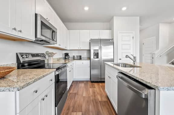 New 4BR Designer Beach Home • Near Main St & Ocean