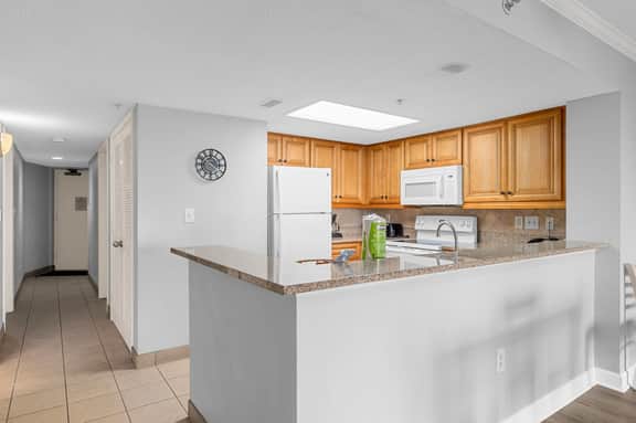 🌊 Oceanfront 3BR Condo | Sleeps 10 | Luxe Stay in Myrtle Beach