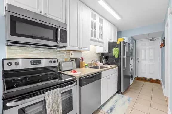 Relaxing 2BR Oceanfront Getaway | Walk to Everything