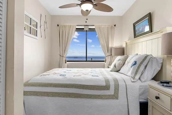 Relaxing 2BR Oceanfront Getaway | Walk to Everything