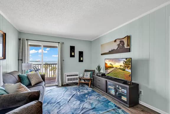 Pirates Paradise - Oceanview 2BR Condo in Arcadian Shores
