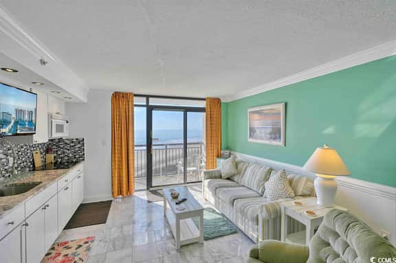 Cozy ocean front condo w/ Relaxing Pool + Cozy King Bed