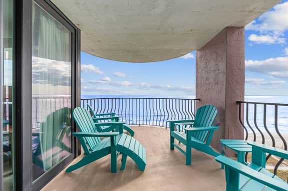 Modern Direct Oceanfront 3 Bedroom - Palms Resort!