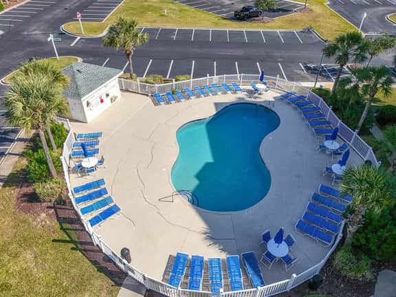 🌿 Lakeview Luxury | Magnolia Pointe 3BR | Pet-Friendly + Pools 🐾