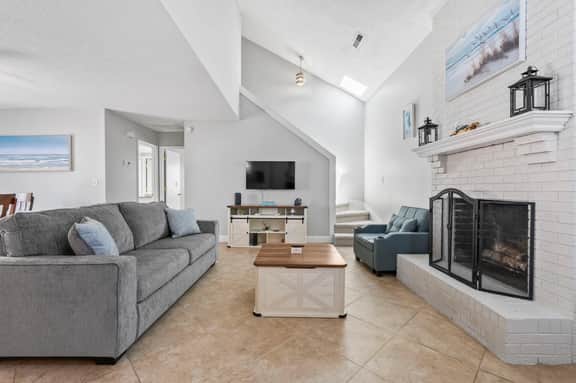 Charming 3BR Beach House w/ Yard & Grill ☀️