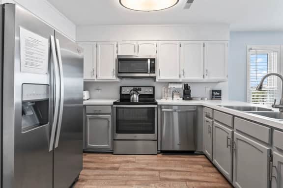 Emerald Pointe Retreat | King Beds | Near Ocean