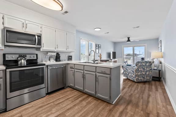 Emerald Pointe Retreat | King Beds | Near Ocean