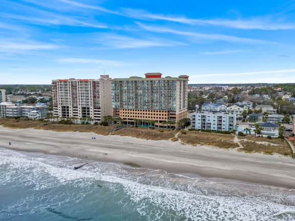Luxury 3BR Oceanfront Penthouse w/ Lazy River