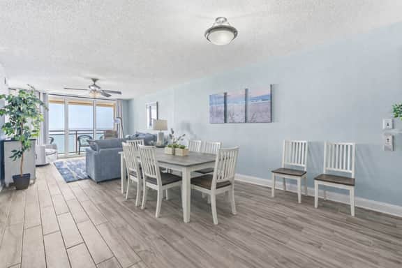 Luxury 3BR Oceanfront Penthouse w/ Lazy River
