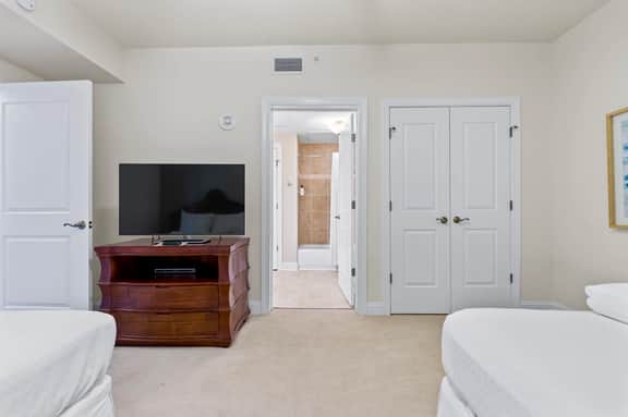 Marina Inn 2BR Condo Pools Dining, Waterway views