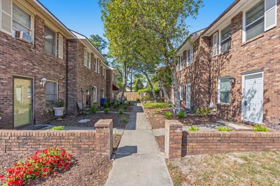 Winds Townhouse 2BR Private Yard & Beach Walk - Image 2