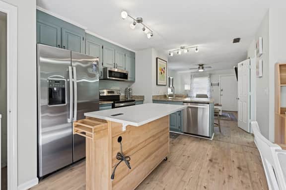 Winds Townhouse 2BR Private Yard & Beach Walk