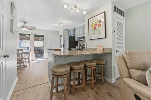 Winds Townhouse 2BR Private Yard & Beach Walk