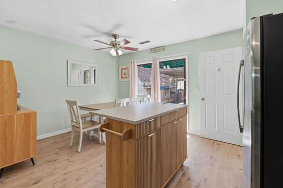 Winds Townhouse 2BR Private Yard & Beach Walk
