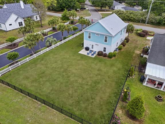 4BR Home Near MarshWalk + Pro Golf Simulator