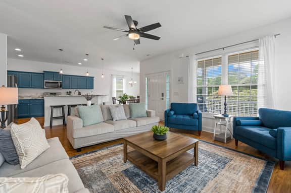 4BR Home Near MarshWalk + Pro Golf Simulator