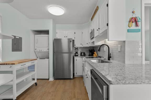Ocean Lakes 4BR House Pools & Water Park Sleeps 12