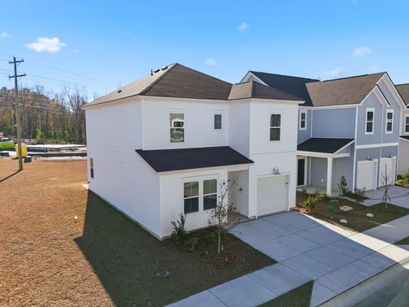 Modern 4BR Home • 5 Min to Beach • Sleeps 10