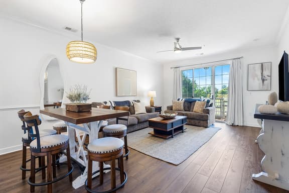 Relaxing Haven Retreat: 2 Bedroom Condo with Golf Course Views