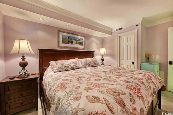 Cozy ocean front condo w/ Relaxing Pool + Cozy King Bed
