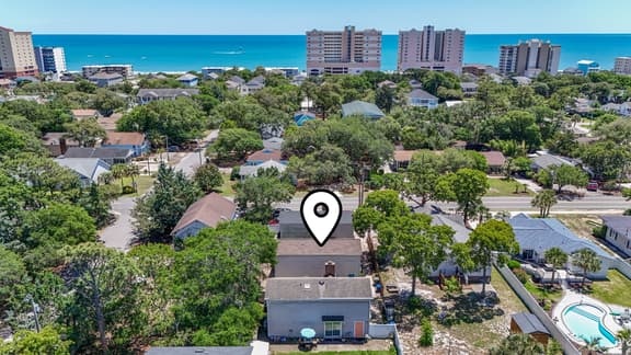 Charming 3BR Beach House w/ Yard & Grill ☀️