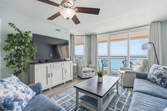 Luxury 3BR Oceanfront Penthouse w/ Lazy River