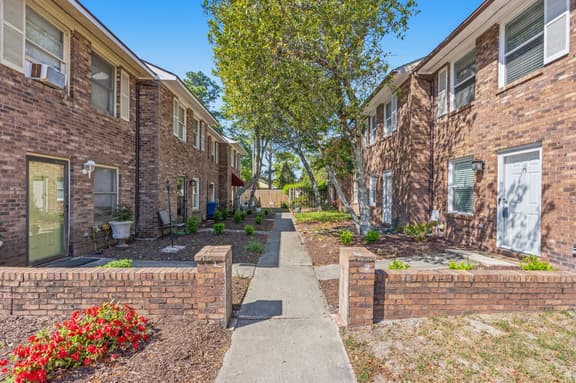 Winds Townhouse 2BR Private Yard & Beach Walk